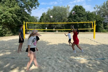 Beach Volleyball Camp Horn