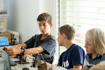 Roboter-Arm Camp / Sommer / 1090 Wien